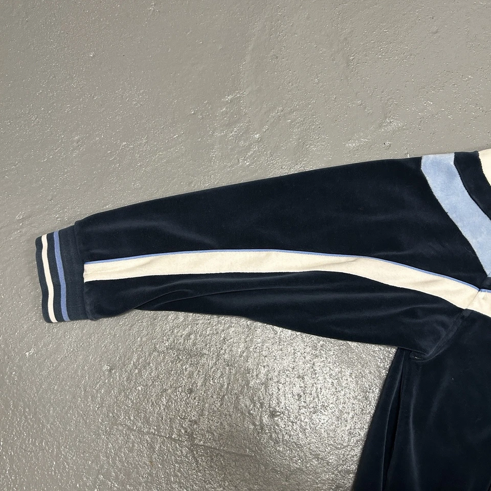 复古 Fila Velour 轨道夹克拉链海军蓝 M 码 — 第 2/4 张图片