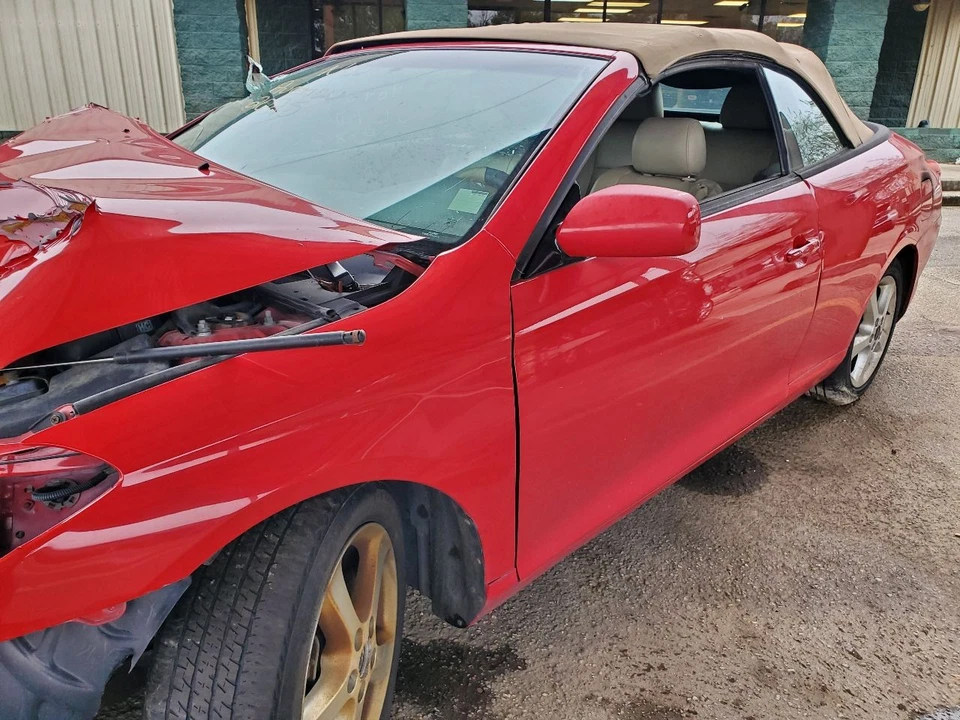 Moldura de panel basculante usada se adapta a: Toyota Solara 2006 grado A Foto 3 de 4