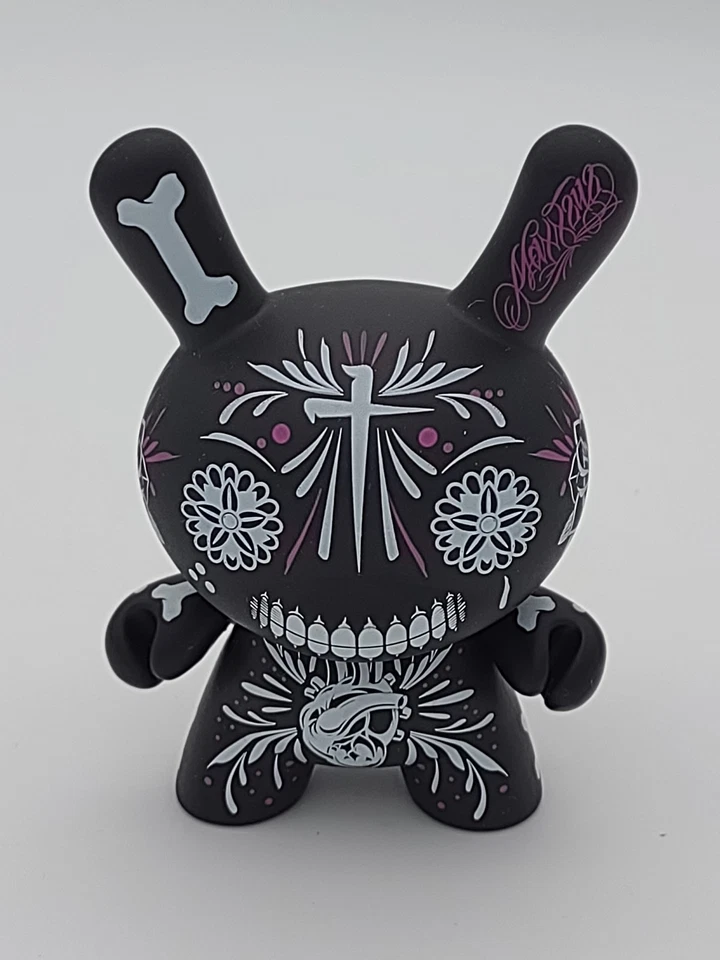 Kidrobot 2010 Dunny 2Tone Untitled By Maxx242 (Black Version) 3" Figure 1/16 - Image 2 of 4