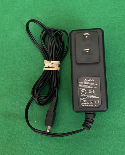Audiovox 12" Portable LCD Color TV/Monitor Model D1210__BROKEN__PLEASE READ!!! - Picture 9 of 9