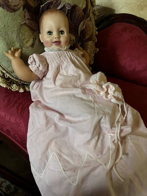 UNEEDA DOLL CO. '' VINTAGE BABY DOLL Marked