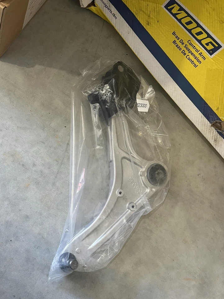 Brazo de control de suspensión y bola para Lincoln MKZ MOOG 2013-2018 Foto 3 de 4