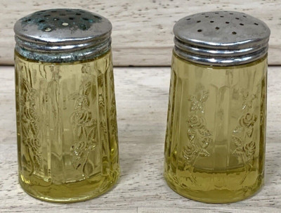YELLOW SALT PEPPER SHAKERS Cabbage Rose Depression Glass - 1 HAS BROKEN LID