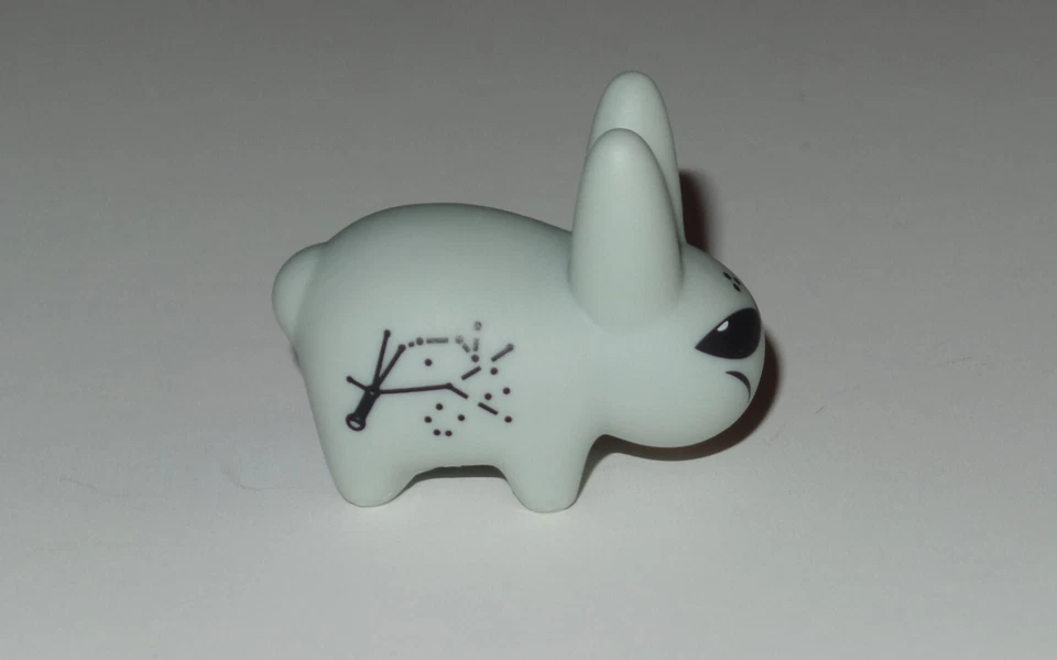 Kidrobot Lore of the Labbit Alien 1.5" Figura Vinilo Mini Serie Gris Frank Kozik Foto 3 de 4