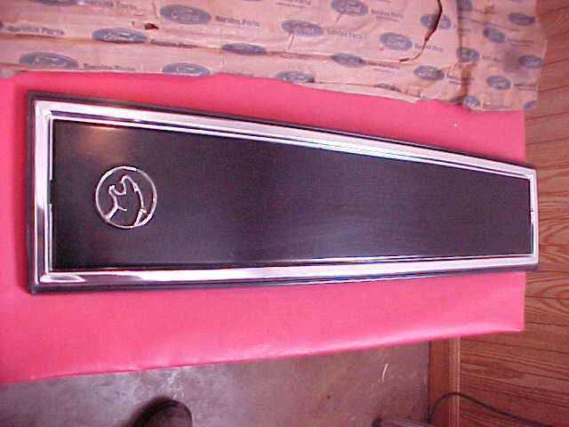 NOS E1YY-6128321-AA QUARTER PILLAR PANEL MOLDING 81 82 MERCURY LYNX HATCHBACK - Изображение 2 из 4