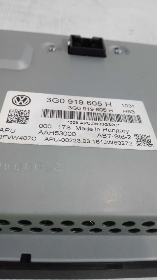 2016 Volkswagen Golf GTI Infotainment Display OEM Black 110K Miles NJ25-18464 - Image 3 of 4