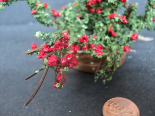DOLLHOUSE ROSE BUSH - Picture 3 of 4