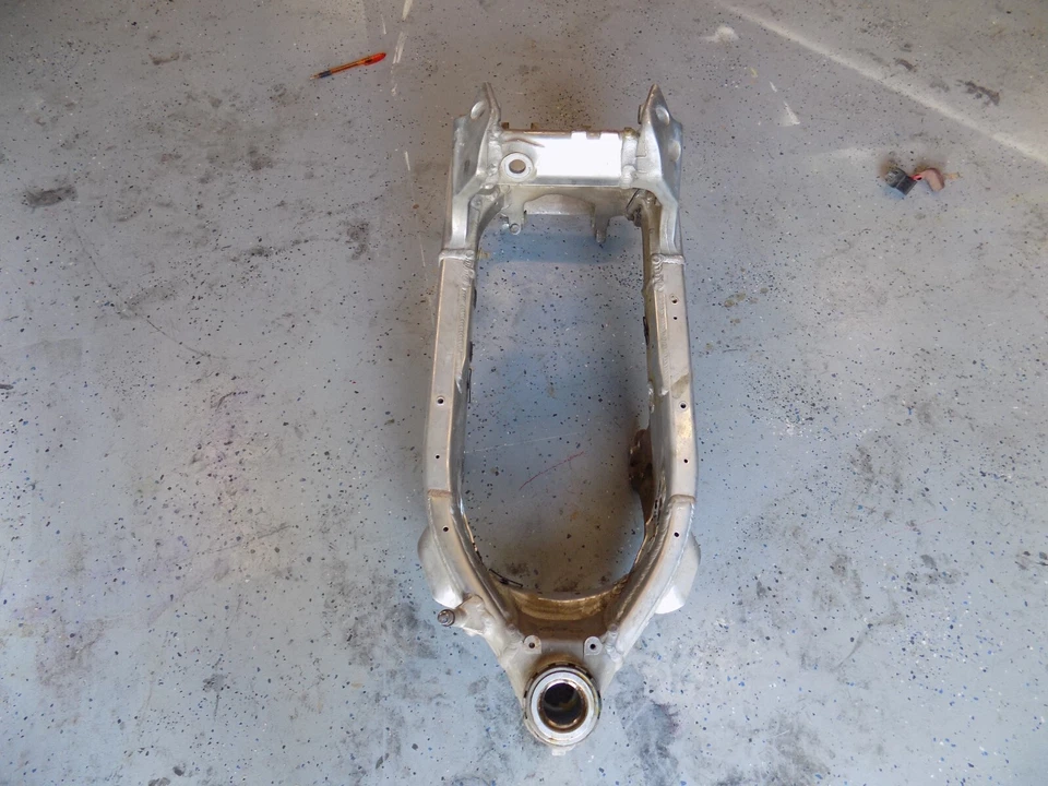 98-03 Suzuki TL1000 R cuadro principal chasis RECTO envío gratuito Foto 3 de 4