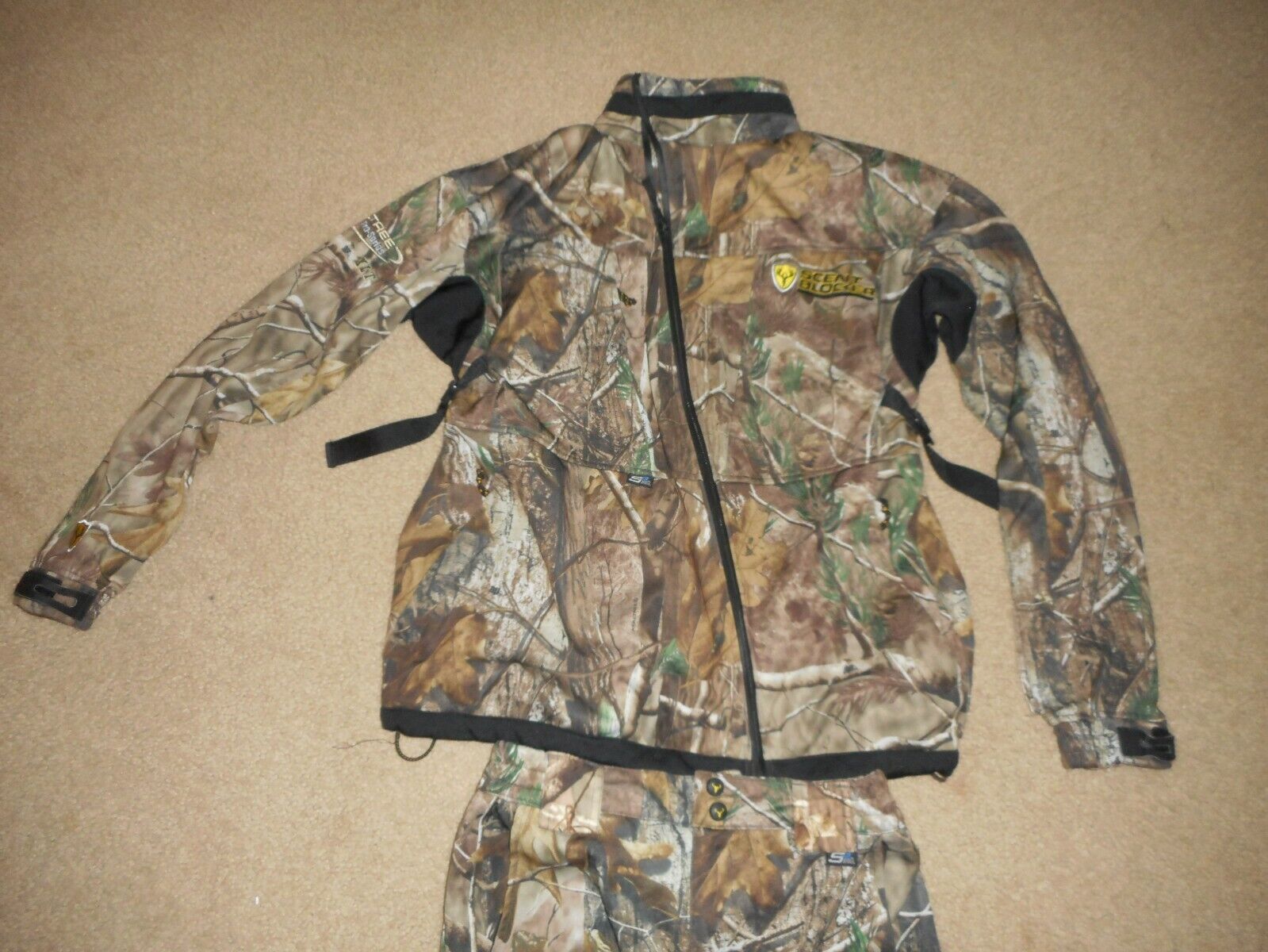 Scent Blocker Pro-Series XLT Fleece Jacket and Pants (BOTH Size Medium) Realtree