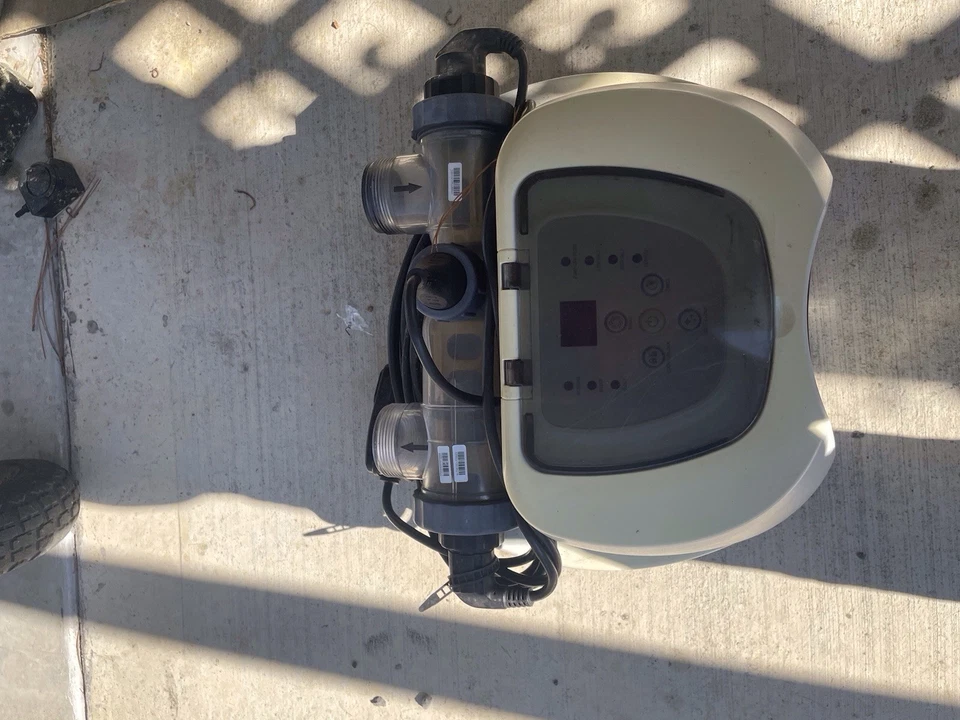 Sistema de cloro de agua salada Foto 2 de 2