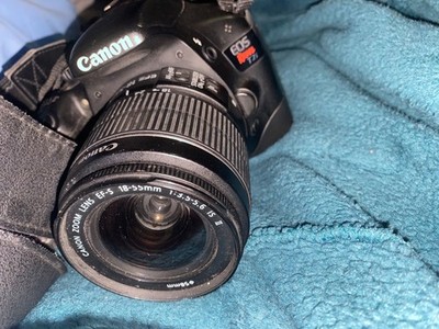 Canon EOS Rebel T2i DSLR Camera with EF-S 18-55mm f / 3.5-5.6