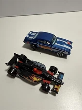 2 Hot wheel 1969 Poniac GTO-D37 & Indy Car oval course
