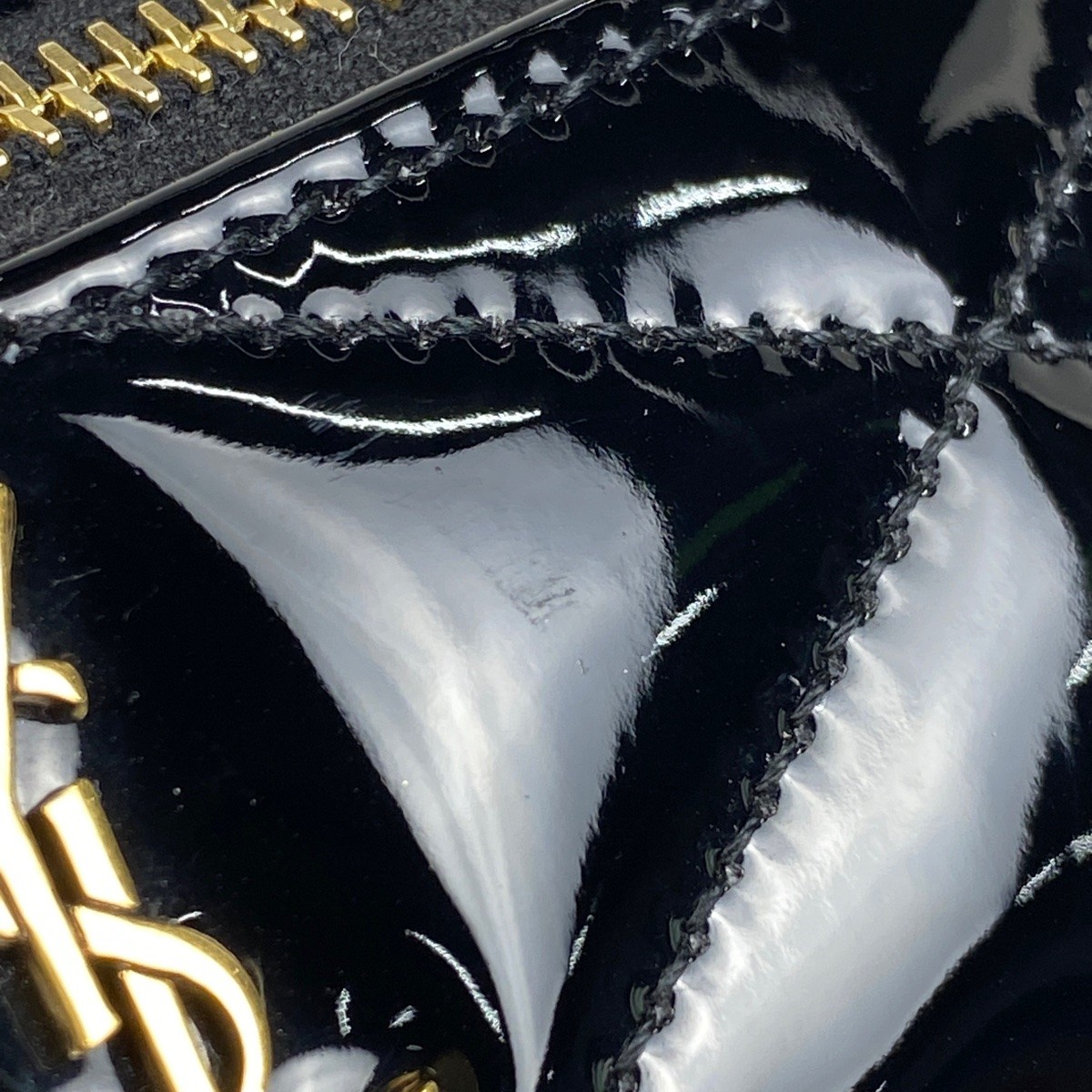 SAINT LAURENT Borsa a Mano Logo Cilindrica Smalto Trapuntato Borsa a Mano Patent Leat...