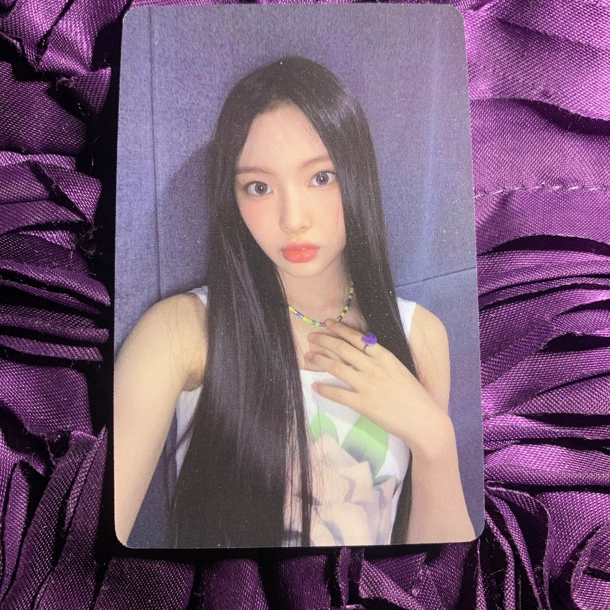 HYEIN NEWJEANS PINK CLUB Edition Celeb K-POP Girl Photo Card GREEN