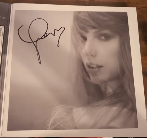 TAYLOR SWIFT TORTURED POETS VINYL THE MANUSCRIPT SIGNED WITH HEART
