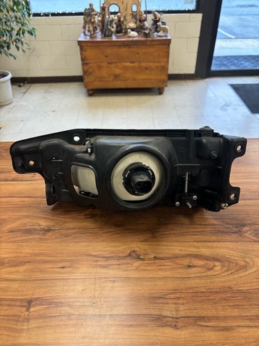 1994-1999 Hyundai Accent Passenger Side Headlamp - Picture 3 of 3