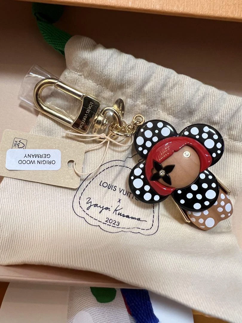 louis vuitton minnie mouse keychain