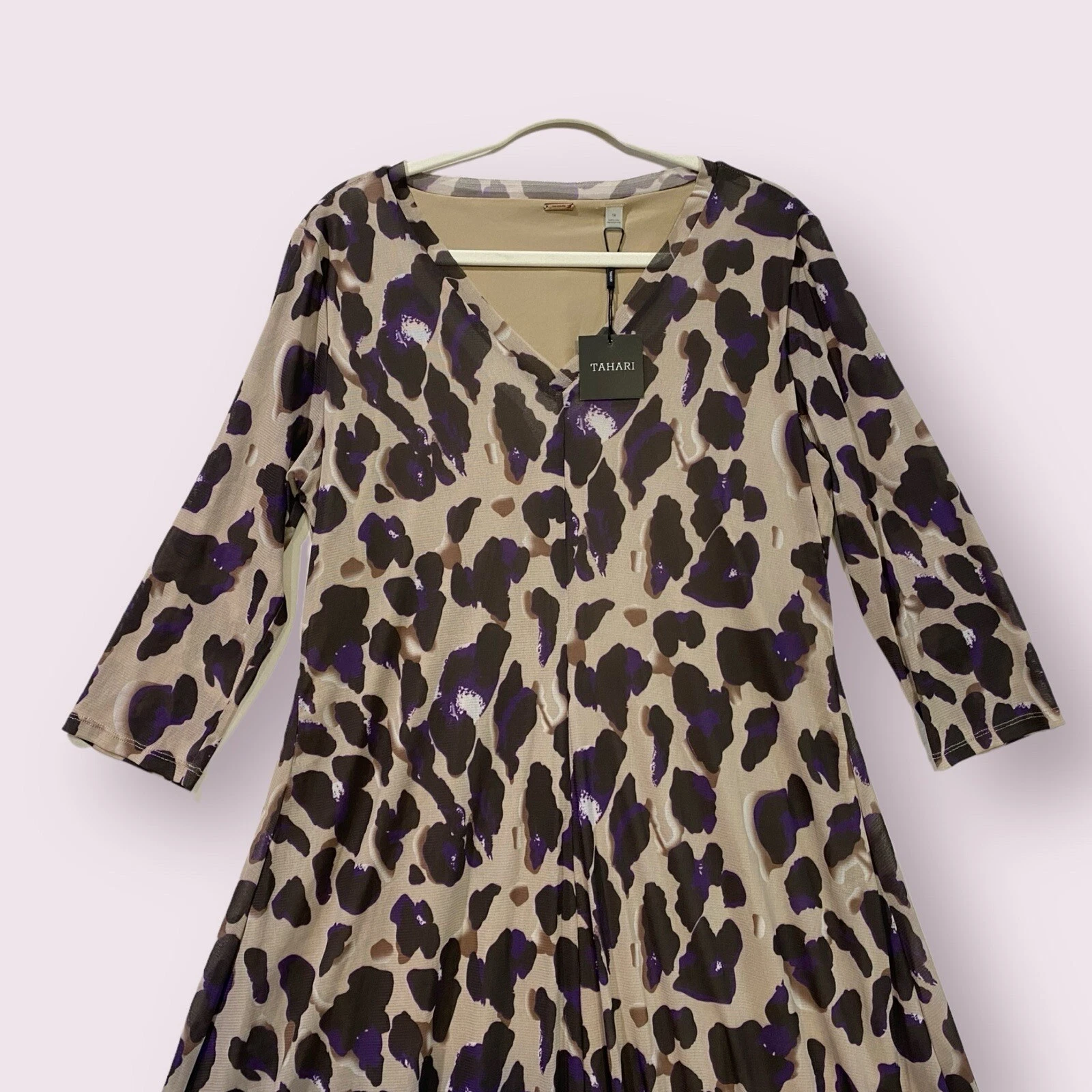 VETEMENTS Abito midi donna Tahari taglia 14 orlo asimmetrico stampato maglia sovrapposizione scollo V nuovo con etichetta