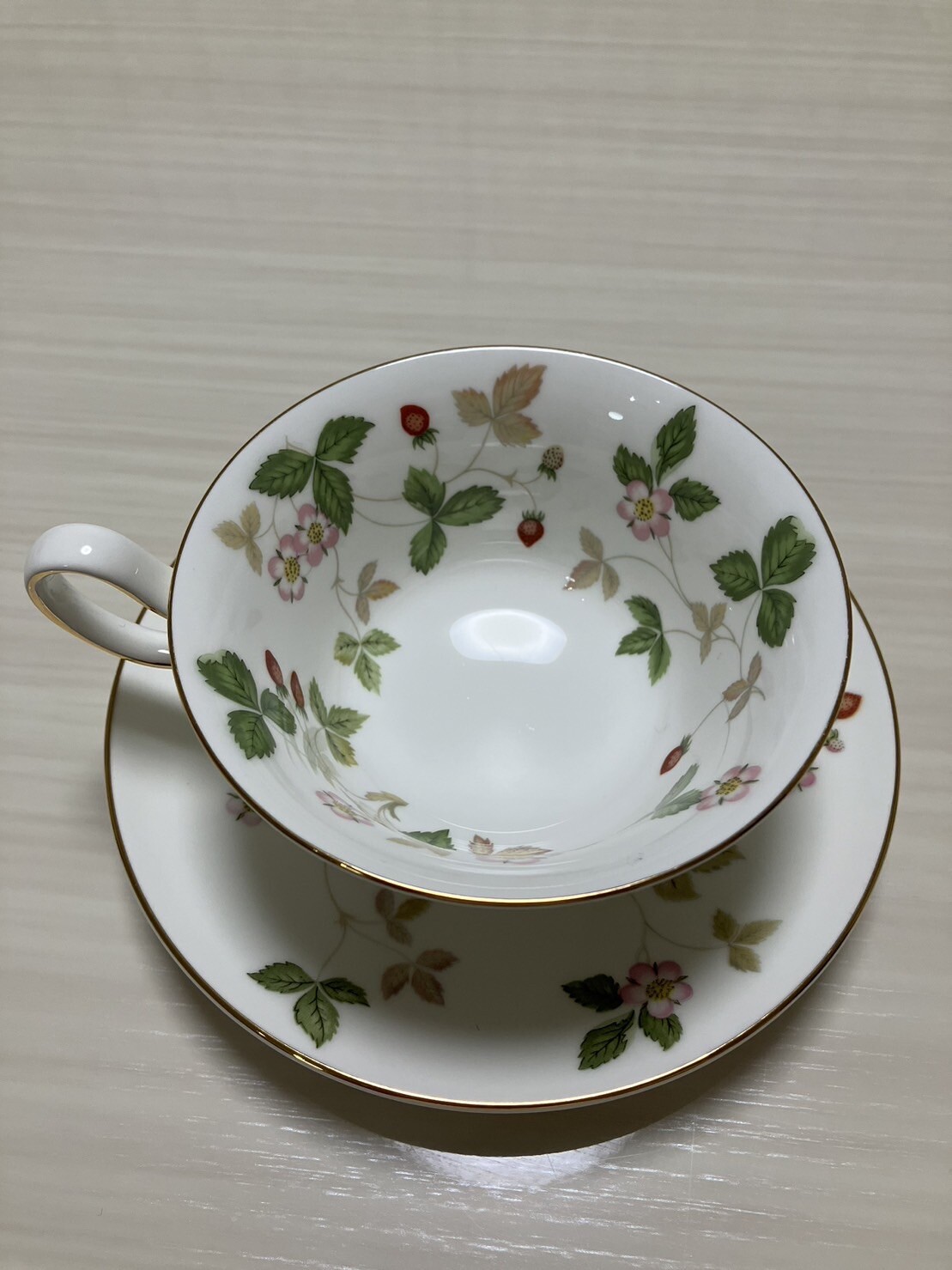 Wedgwood Wild Strawberry Tea Cup Saucer Set Of 6 eBay