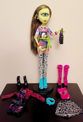 *EUC Display Doll* Monster High Iris Clops I Heart Fashion 2015 Mattel