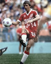 Johan Cruyff Authentic Signed 10x8 photo AFTAL COA