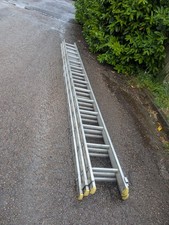 Lyte NELT330 - Aluminium Triple Extension Ladder