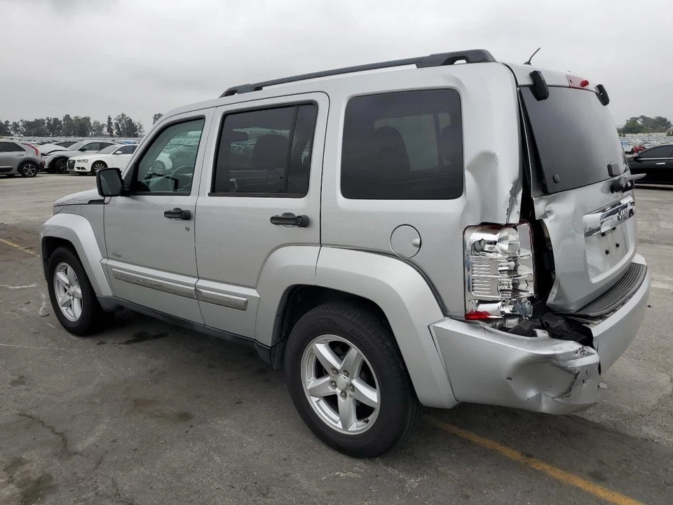 Guardabarros delantero izquierdo usado se adapta a: Jeep Liberty 2012 delantero izquierdo grado A Foto 3 de 4
