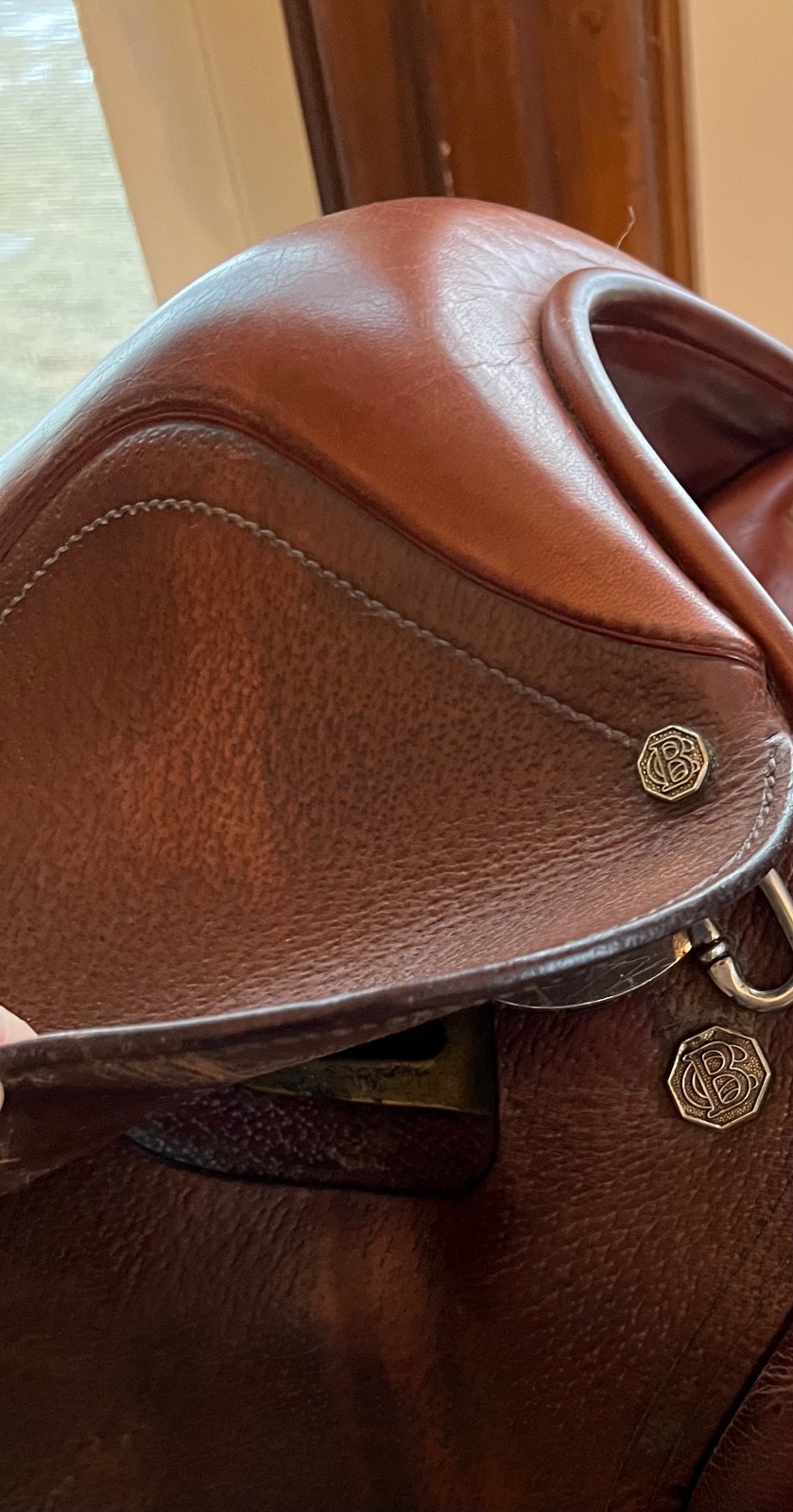 Barnsby English Saddle 17.5 " inch Jump Jumping close contact puffy knee England