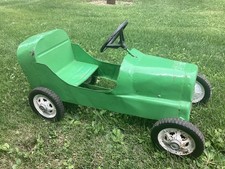 VINTAGE PEDAL CAR. RACE CAR.