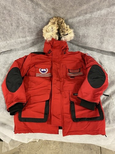 canada goose snow mantra red