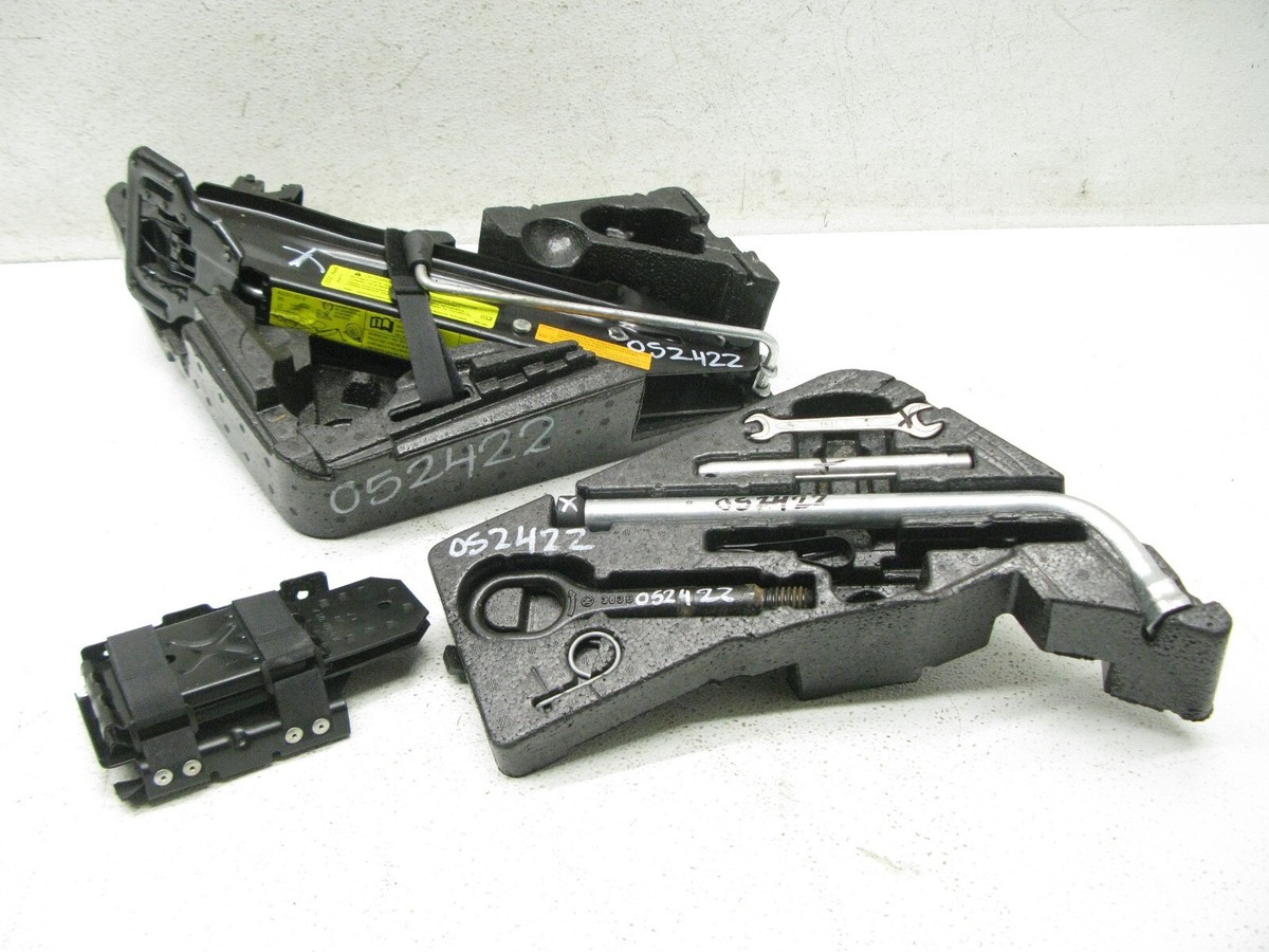 07-15 AUDI 4L Q7 FOAM HOLDER TOOL KIT JACK EMERGENCY TRUNK KIT OEM