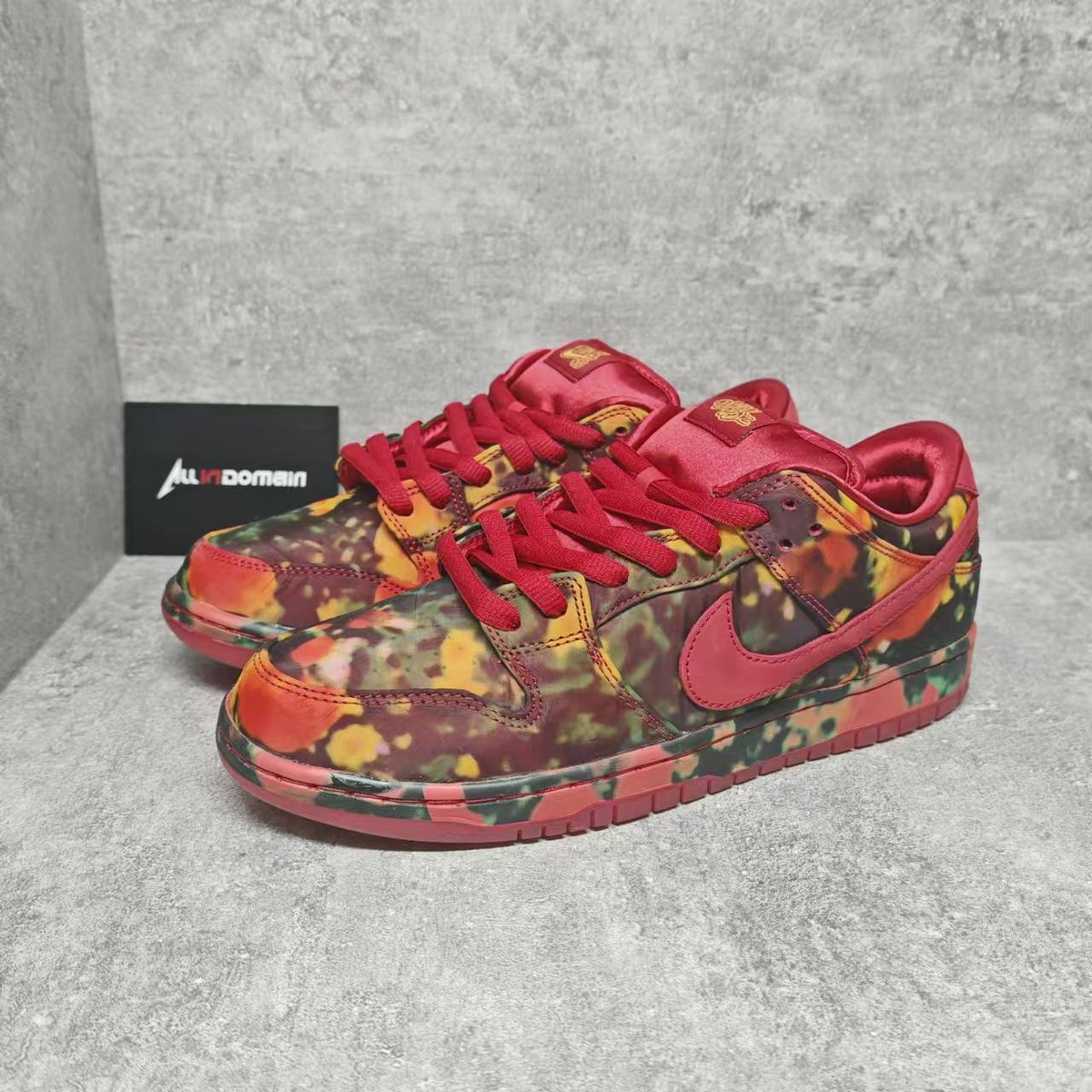 最終価格Nike SB Dunk Low QS \"Poppy Field“ Nike SB Dunk Low The Wizard of Oz Poppy Field Men's - FZ1291