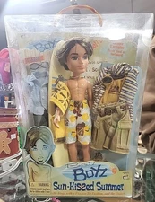 MGA Entertainment Bratz Boyz Sun-Kissed Summer Collection Cade Doll 