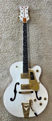 Gretsch Falcon  Hollow Body with Bigsby  and Gold Hardware, Ebony board, Whit