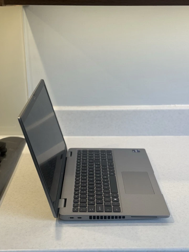 Dell Latitude 5540 · i7-1365U · 16GB · 512GB, photo 2 of 5