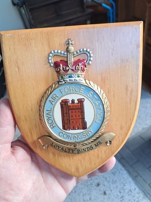 RAF Royal Air Force Station Coningsby Squadron Plakette Schild Wappen Plakette