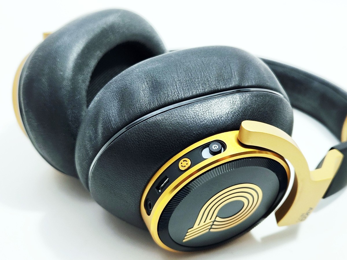 AKG N90Q Reference Class Auto-Calibrating Headphones - GOLD +