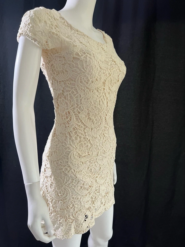 Mini Vestido Para Mujer LC Lauren Conrad Floral Marfil Crochet Encaje Talla 6 Foto 2 de 4