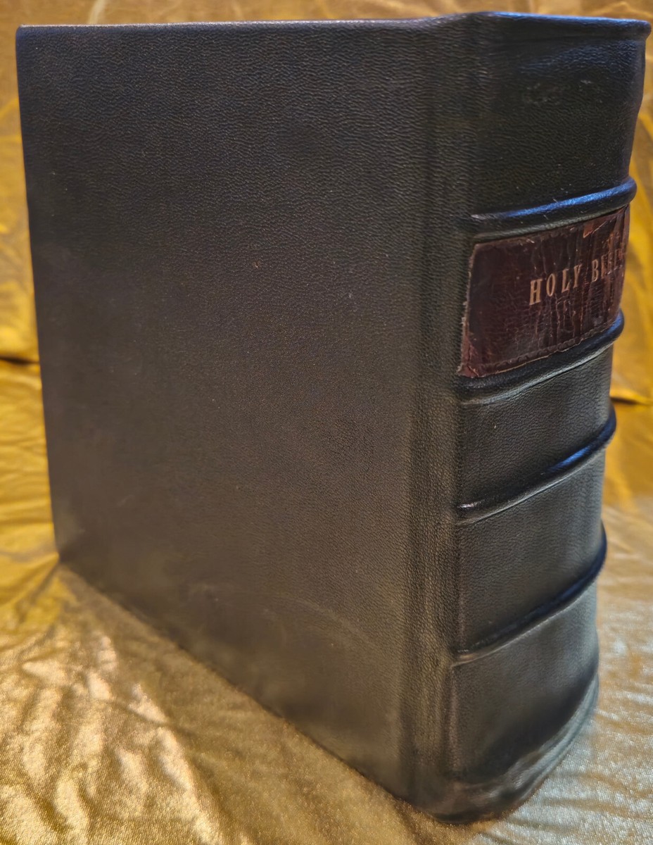 1619 KING JAMES BIBLE - Nicely Rebound in Black Morocco - Over 400