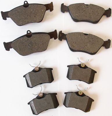 Ford Cougar Set 8 Bremsbeläge für vorne + hinten