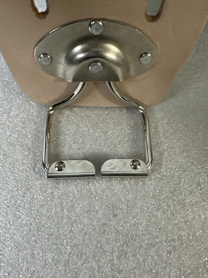 CLC Tool Works "Snap-In" Swinging Hammer Holder 839 - Image 2 of 4