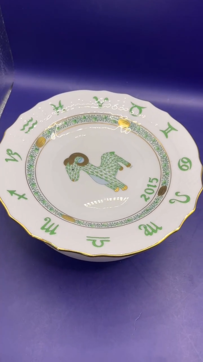 Herend Hand Painted Zodiac/Home Deco Plate Green Fishnet Designed