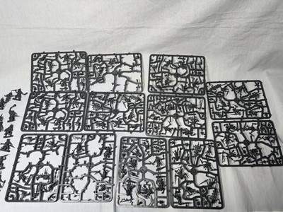 Orruk Warclans: Hobgrot Slittaz - Age Of Sigmar 40 Miniatures Total.