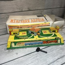 2175.7 - Vintage 1950's Russian W/U Tin Railroad Train W/Box Key / Works