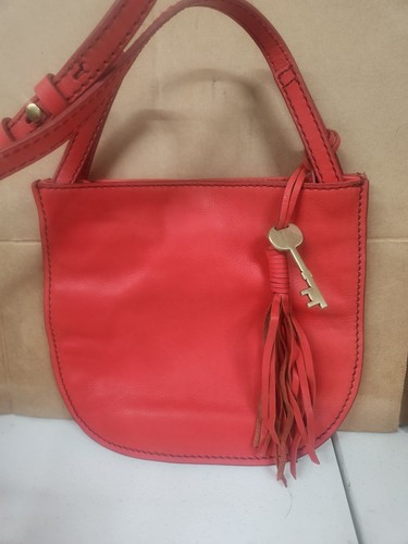 Fossil Key Red Leather Small Crossbody Purse w/ Tassle and 3 inside compartments - Picture 2 of 6