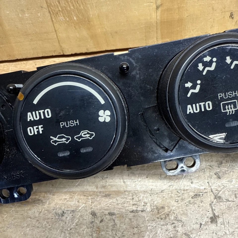 95610-54J12 2004-2006 Suzuki Grand Vitara Manual Climate Temperature Control - Image 4 of 4