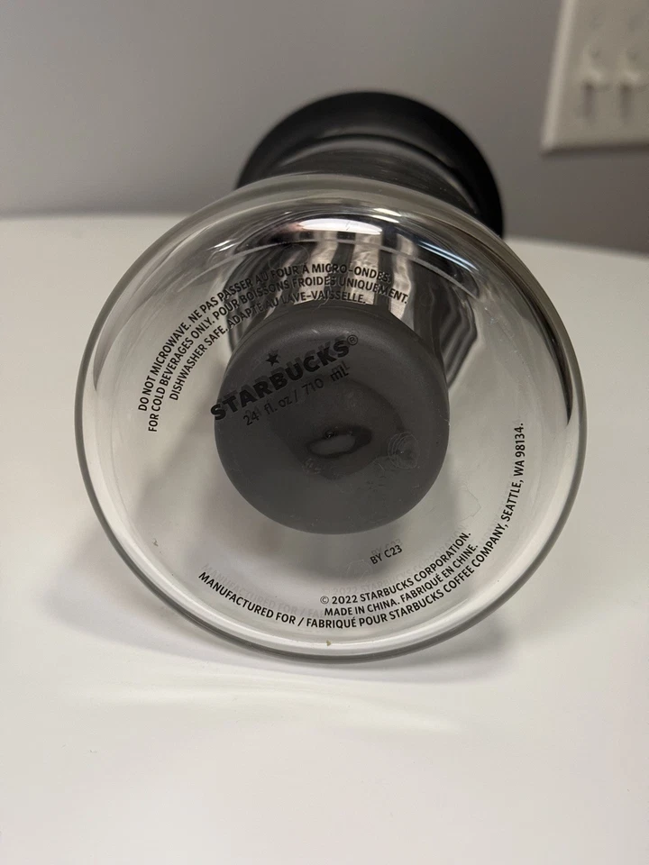 Cafetera fría Starbucks 2022 - vidrio de 24 fl oz Foto 2 de 2