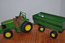 Ertl John Deere Tractor with Trailer Diecast  Plastic