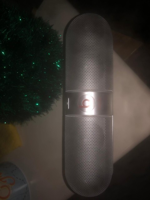 beats pill silver