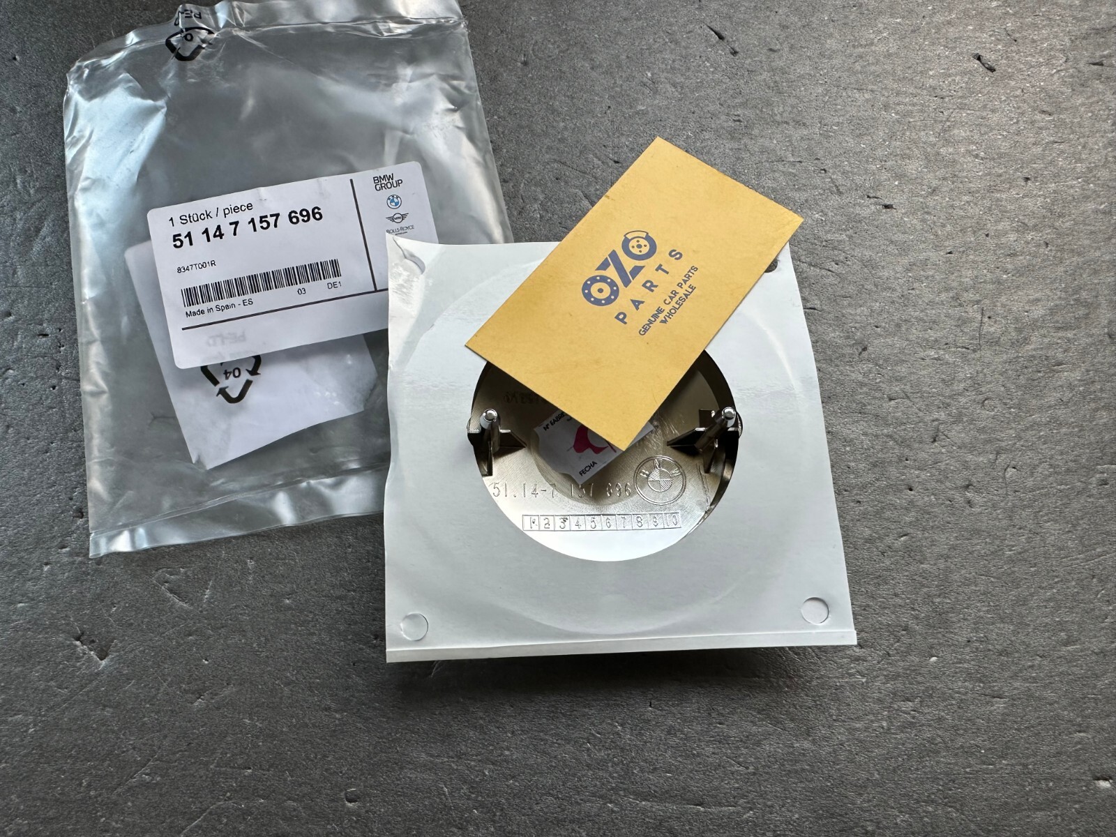 Genuine BMW X5 E70 Rear trunk badge logo emblem 51147157696 eBay